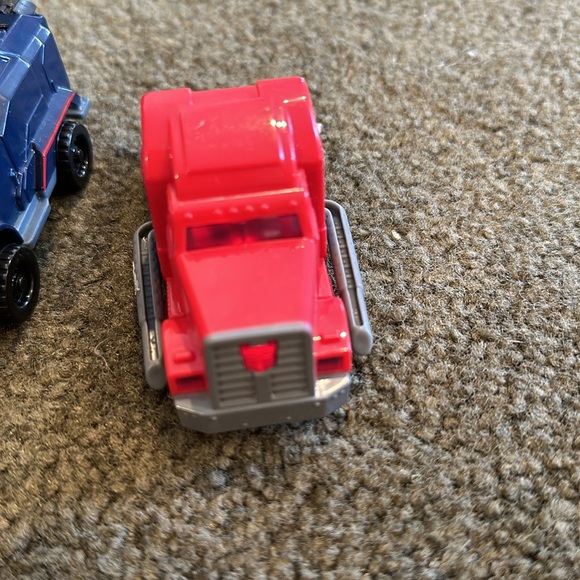 Cars/Trucks Lot Transformer - Picture 9 of 15